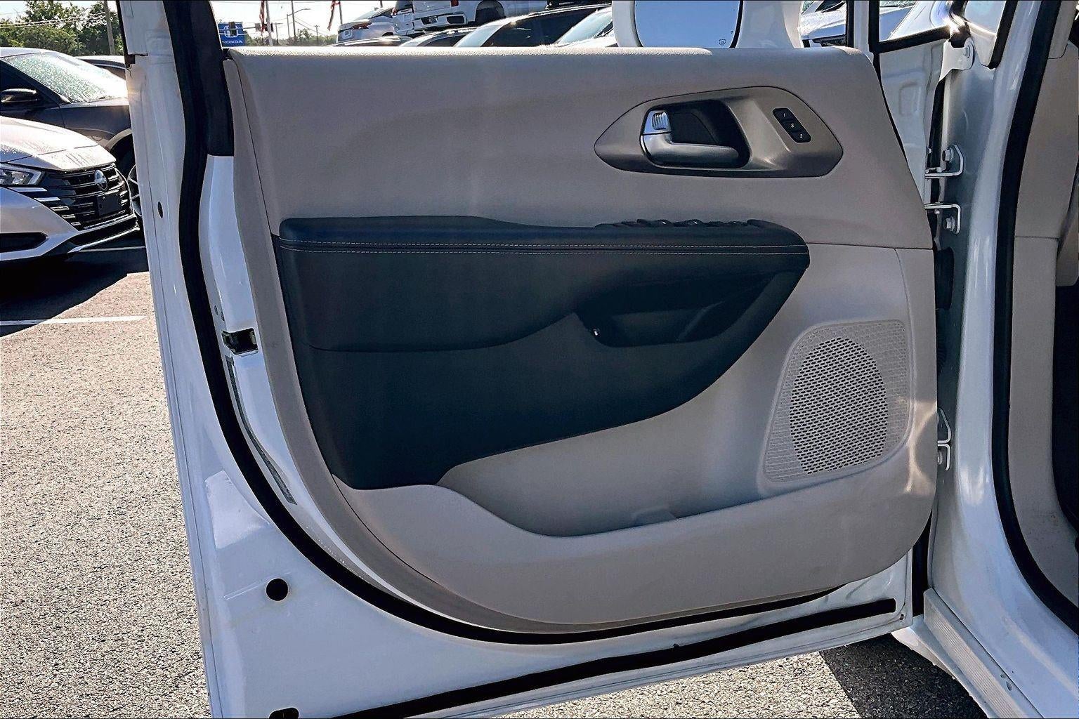 2021 Chrysler Pacifica Hybrid Touring L