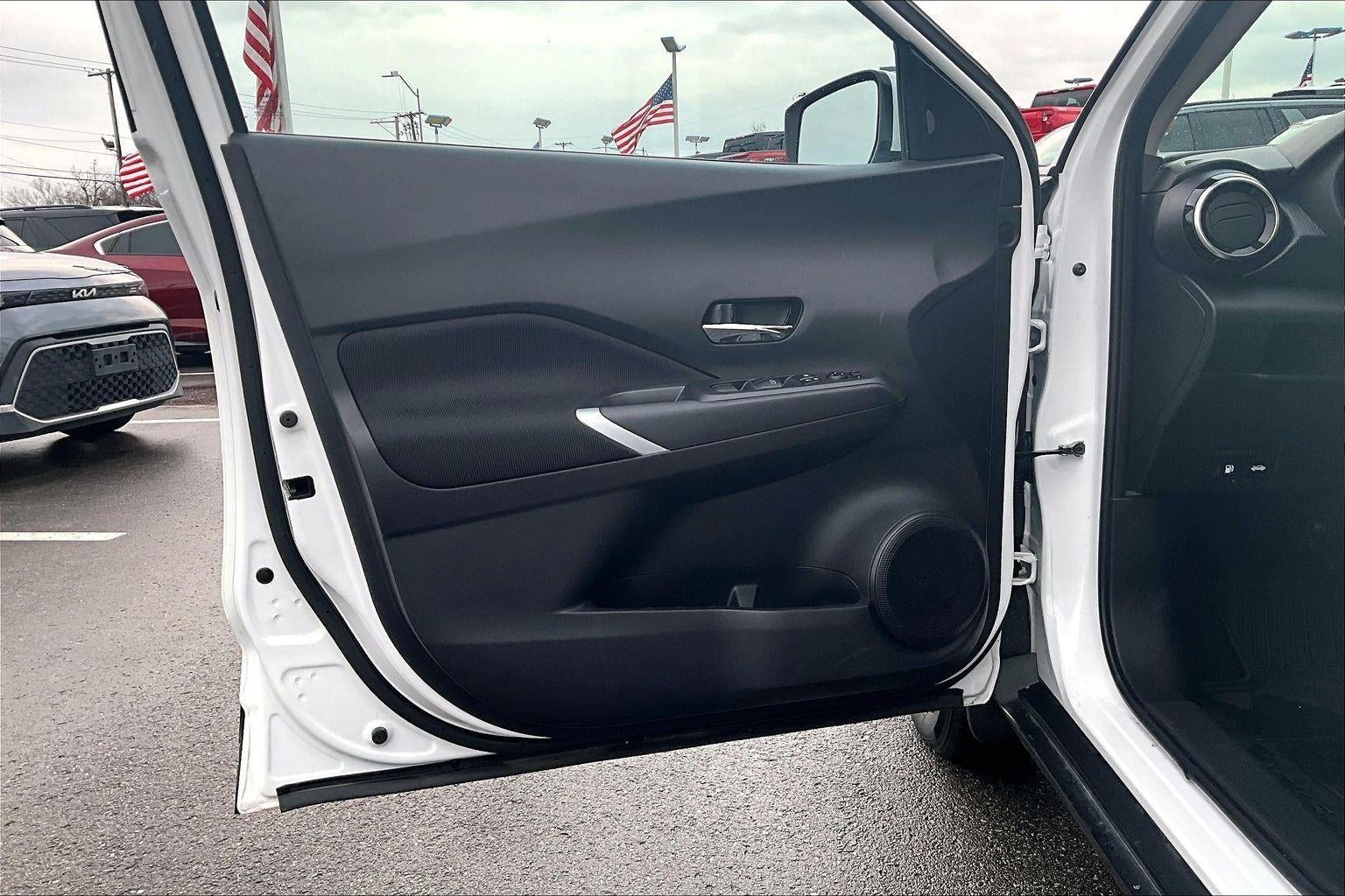 2023 Nissan Kicks SV