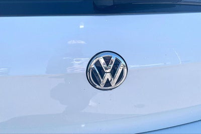 2016 Volkswagen Golf TSI S