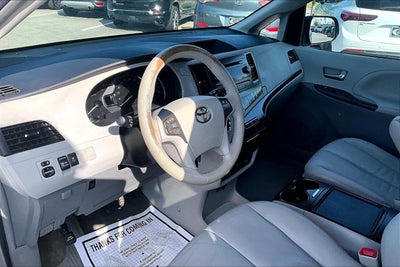 2012 Toyota Sienna XLE