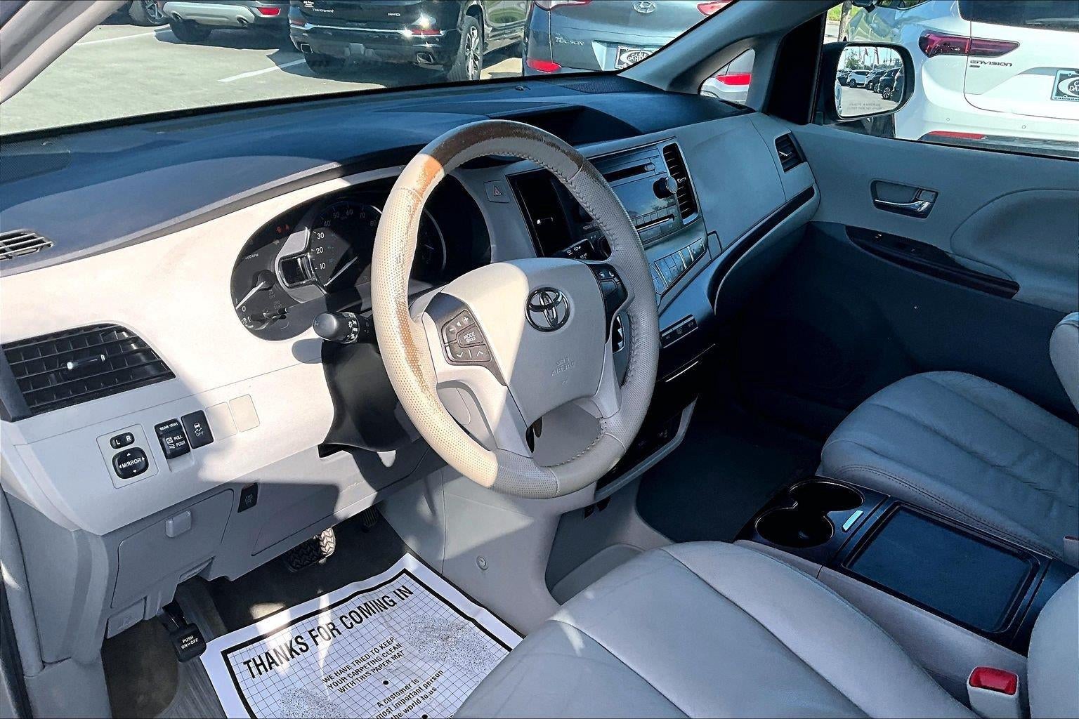 2012 Toyota Sienna XLE