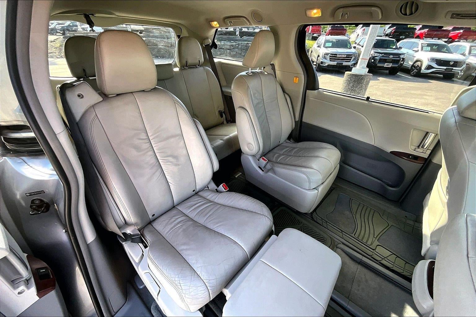 2012 Toyota Sienna XLE