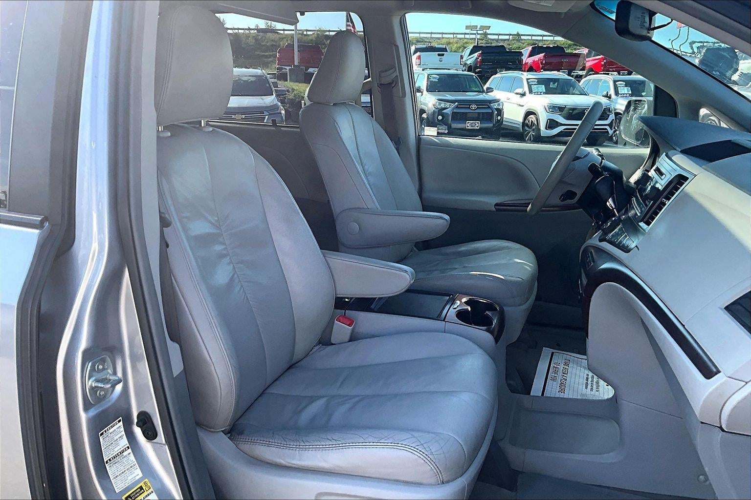 2012 Toyota Sienna XLE