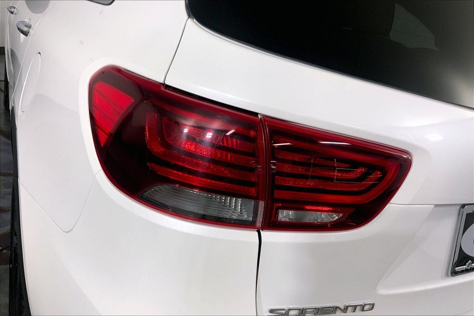 2020 Kia Sorento S V6