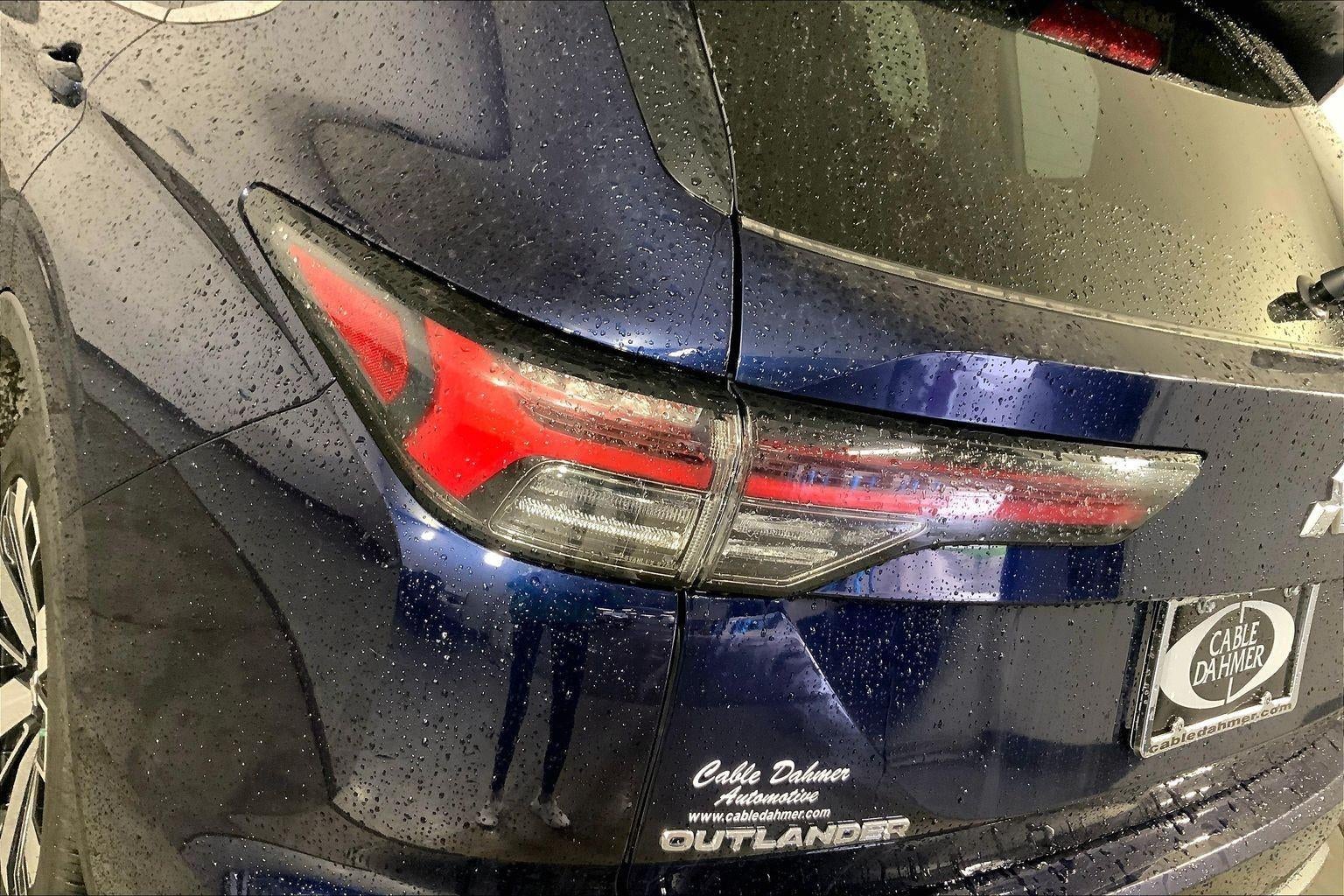 2025 Mitsubishi Outlander SE