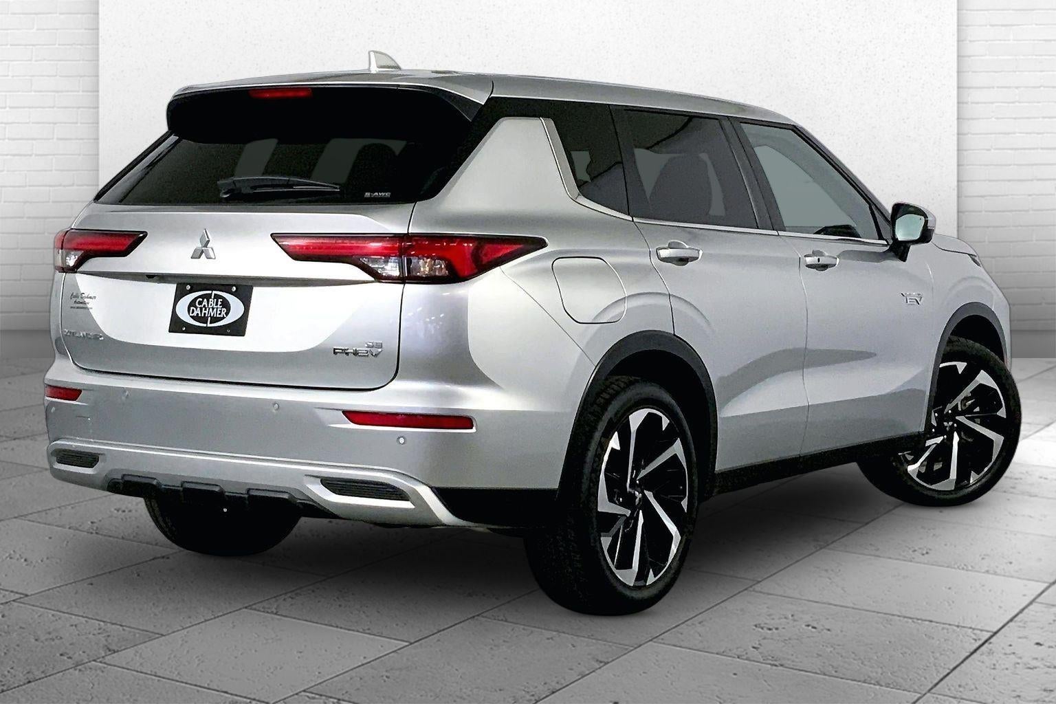 2024 Mitsubishi Outlander Plug-In Hybrid SE