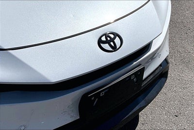 2025 Toyota Prius LE