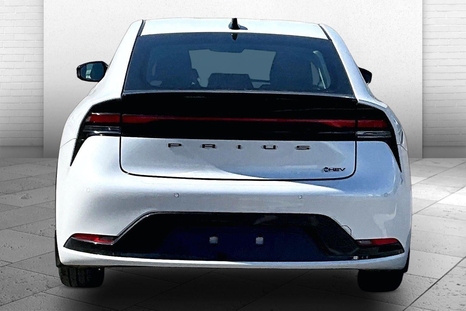 2025 Toyota Prius LE