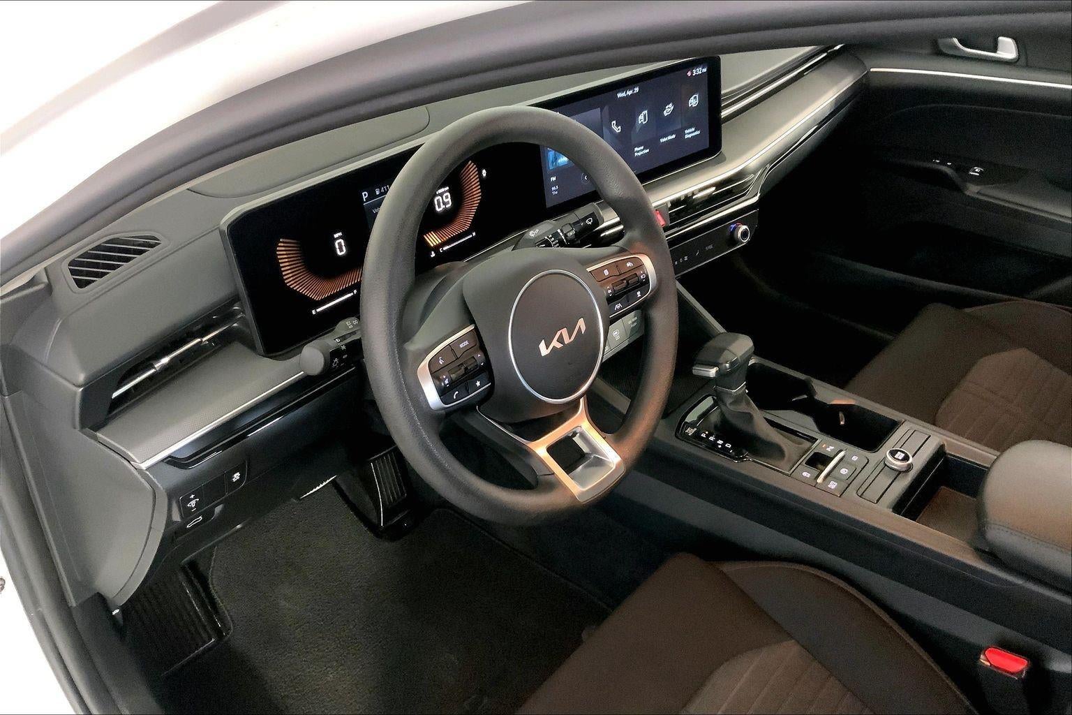 2025 Kia K5 LXS