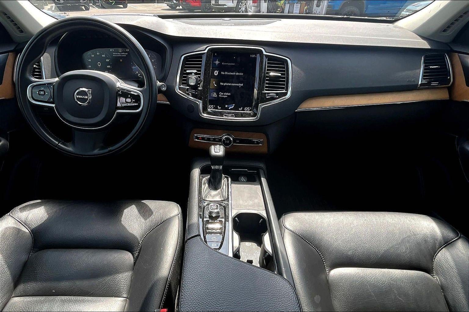 2021 Volvo XC90 Momentum