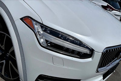 2021 Volvo XC90 Momentum