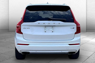 2021 Volvo XC90 Momentum