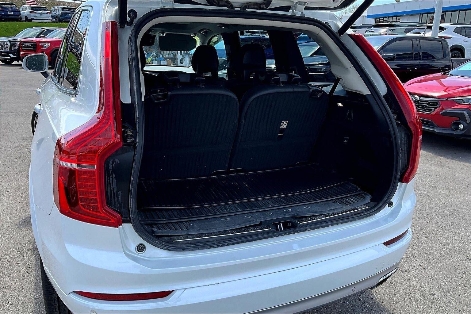 2021 Volvo XC90 Momentum