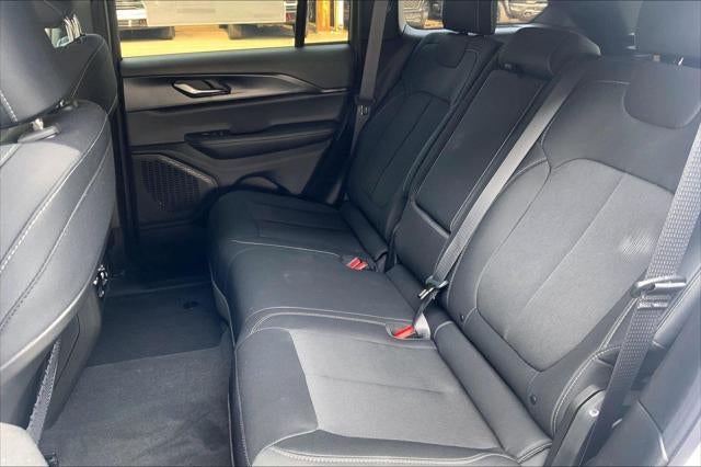 2026 Jeep Grand Cherokee GRAND CHEROKEE LAREDO 4X4
