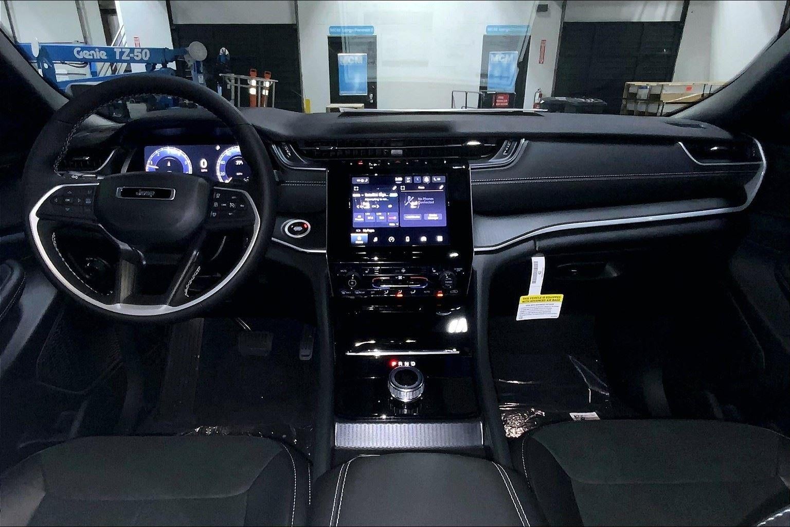 2025 Jeep Grand Cherokee GRAND CHEROKEE ALTITUDE 4X4