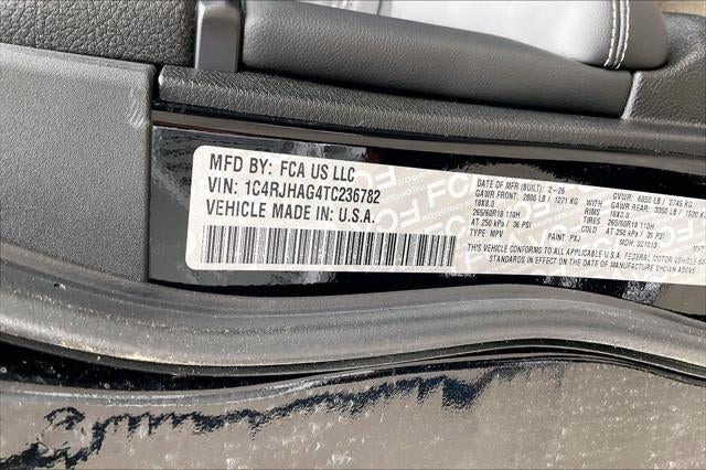 2026 Jeep Grand Cherokee GRAND CHEROKEE LAREDO X 4X4