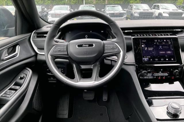 2026 Jeep Grand Cherokee GRAND CHEROKEE LAREDO X 4X4