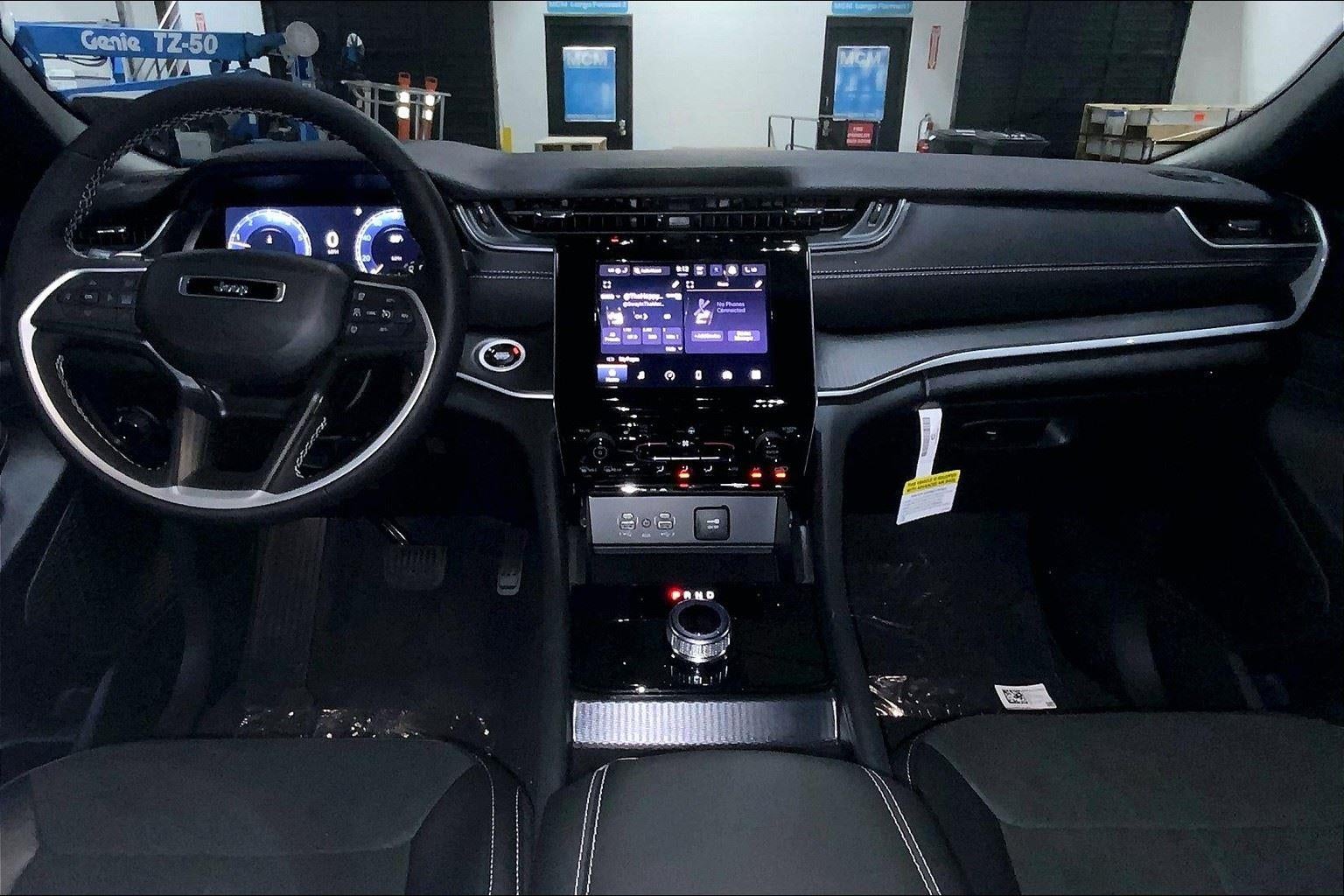 2025 Jeep Grand Cherokee GRAND CHEROKEE ALTITUDE 4X4