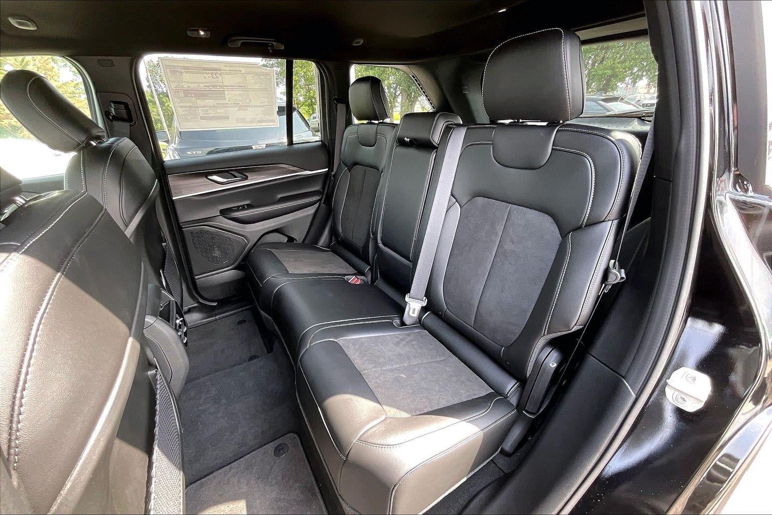 2026 Jeep Grand Cherokee GRAND CHEROKEE LAREDO ALTITUDE 4X4