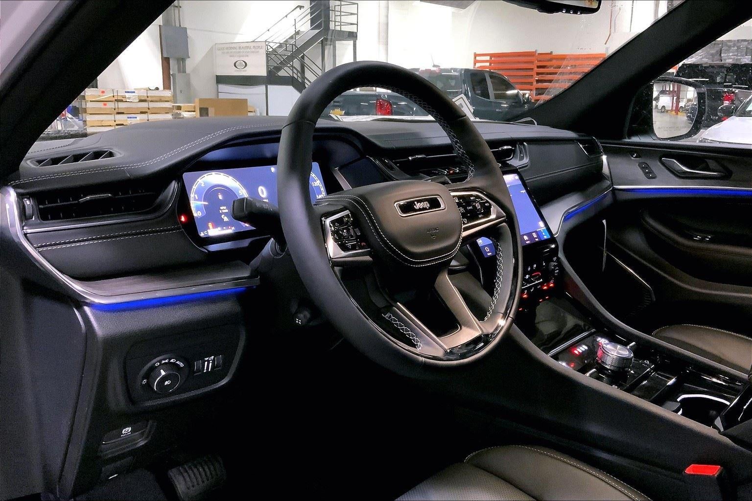 2025 Jeep Grand Cherokee GRAND CHEROKEE OVERLAND 4X4