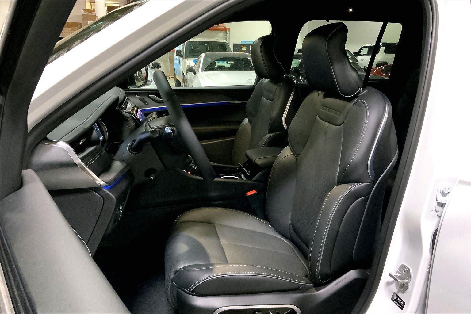 2025 Jeep Grand Cherokee GRAND CHEROKEE OVERLAND 4X4