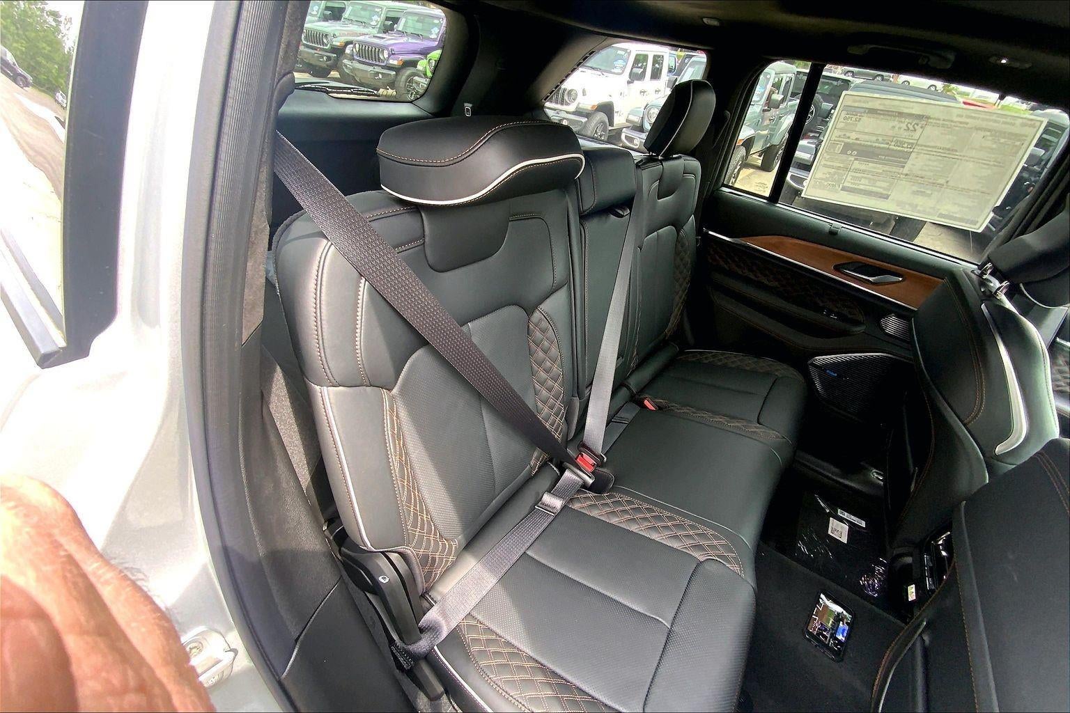 2026 Jeep Grand Cherokee GRAND CHEROKEE SUMMIT 4X4