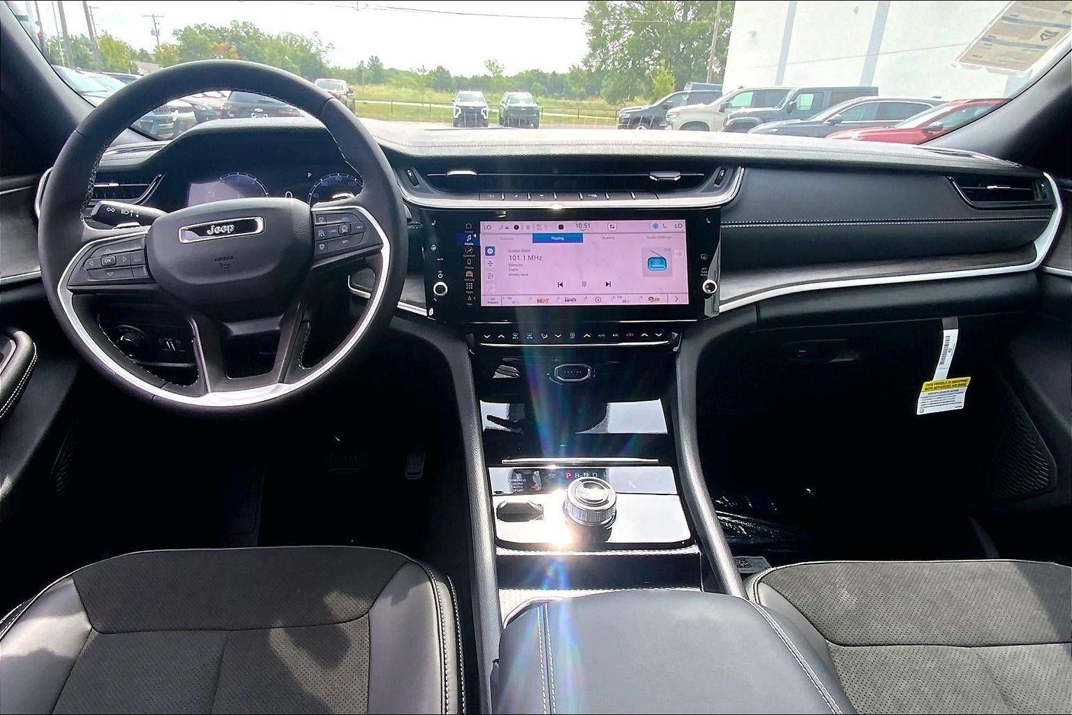 2026 Jeep Grand Cherokee GRAND CHEROKEE L LAREDO ALTITUDE 4X4