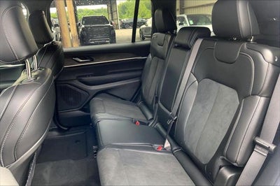 2026 Jeep Grand Cherokee GRAND CHEROKEE L LAREDO ALTITUDE 4X4
