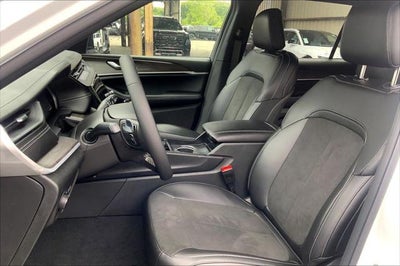2026 Jeep Grand Cherokee GRAND CHEROKEE L LAREDO ALTITUDE 4X4
