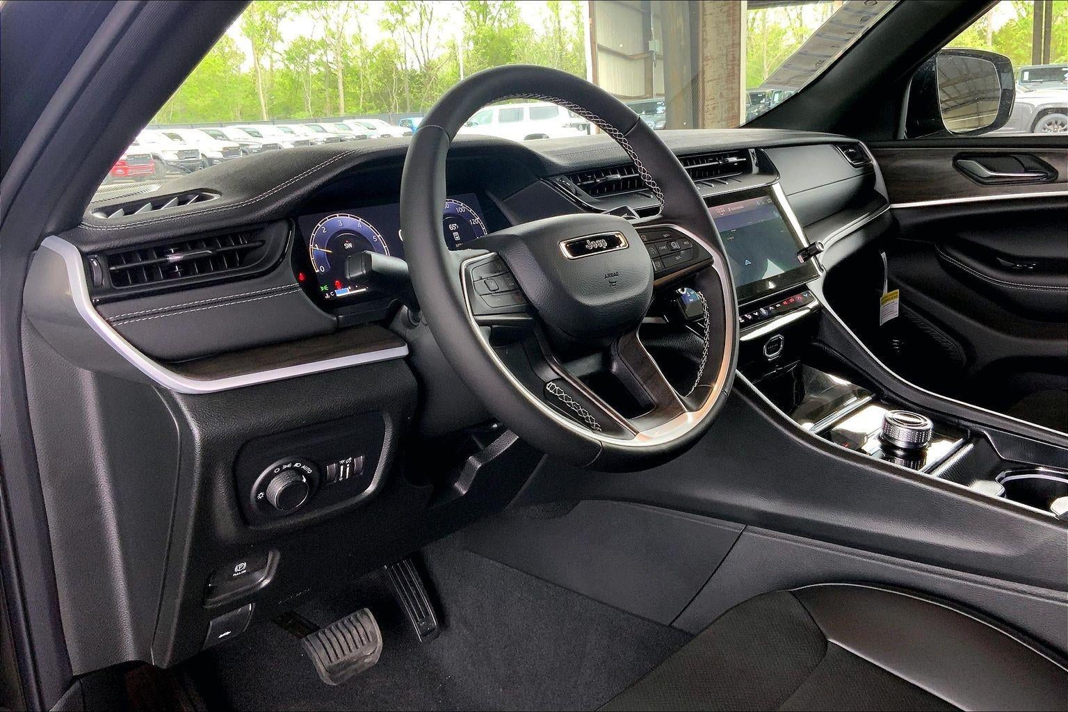 2026 Jeep Grand Cherokee GRAND CHEROKEE L LAREDO ALTITUDE 4X4