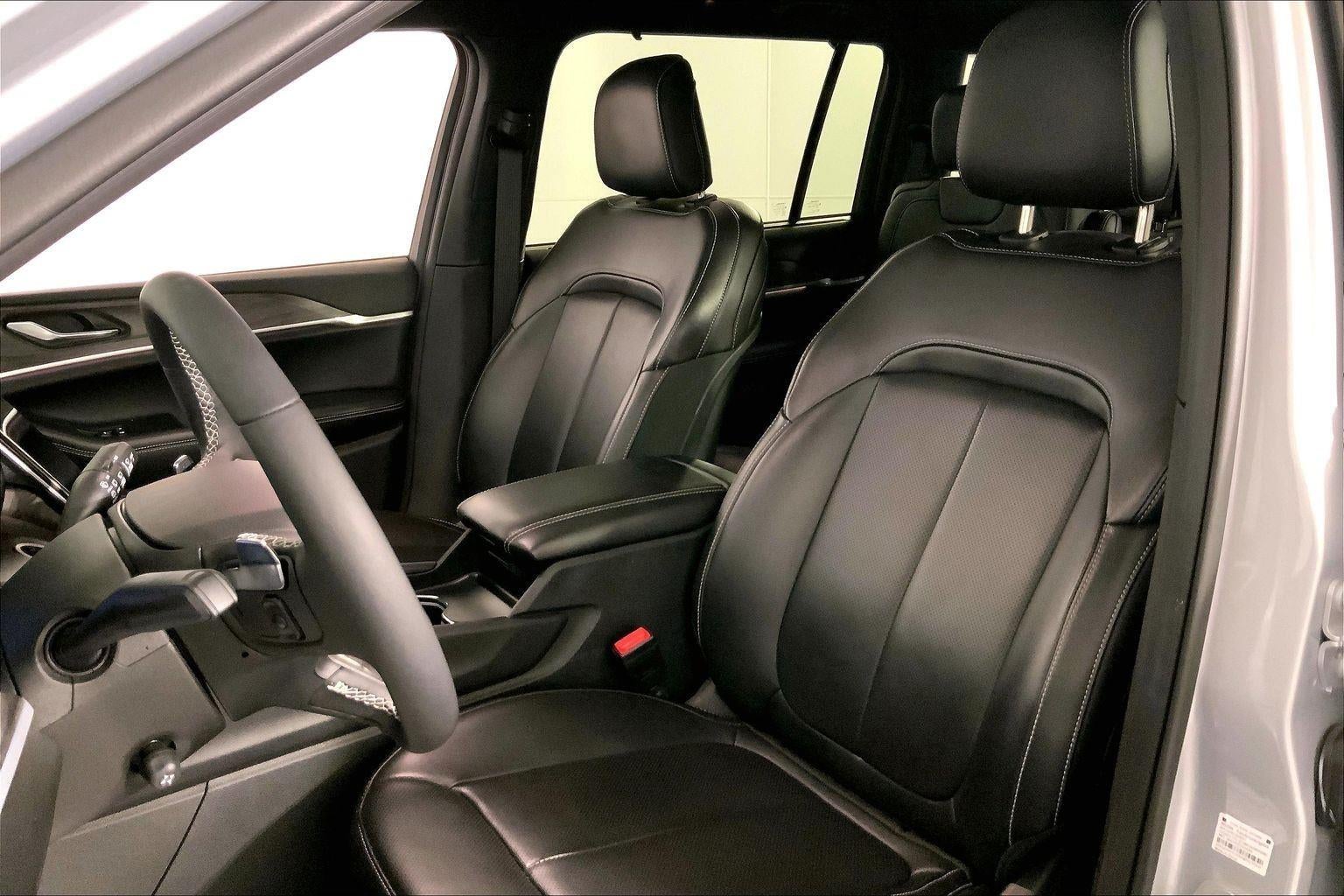 2025 Jeep Grand Cherokee L Limited 4x4