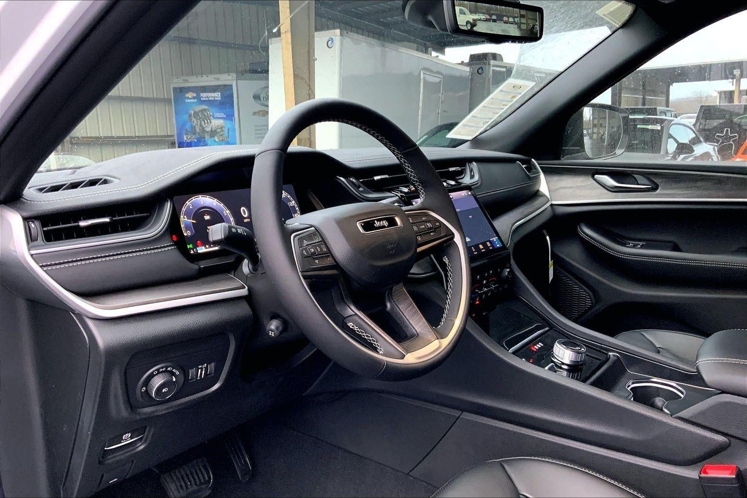 2025 Jeep Grand Cherokee GRAND CHEROKEE L LIMITED 4X4