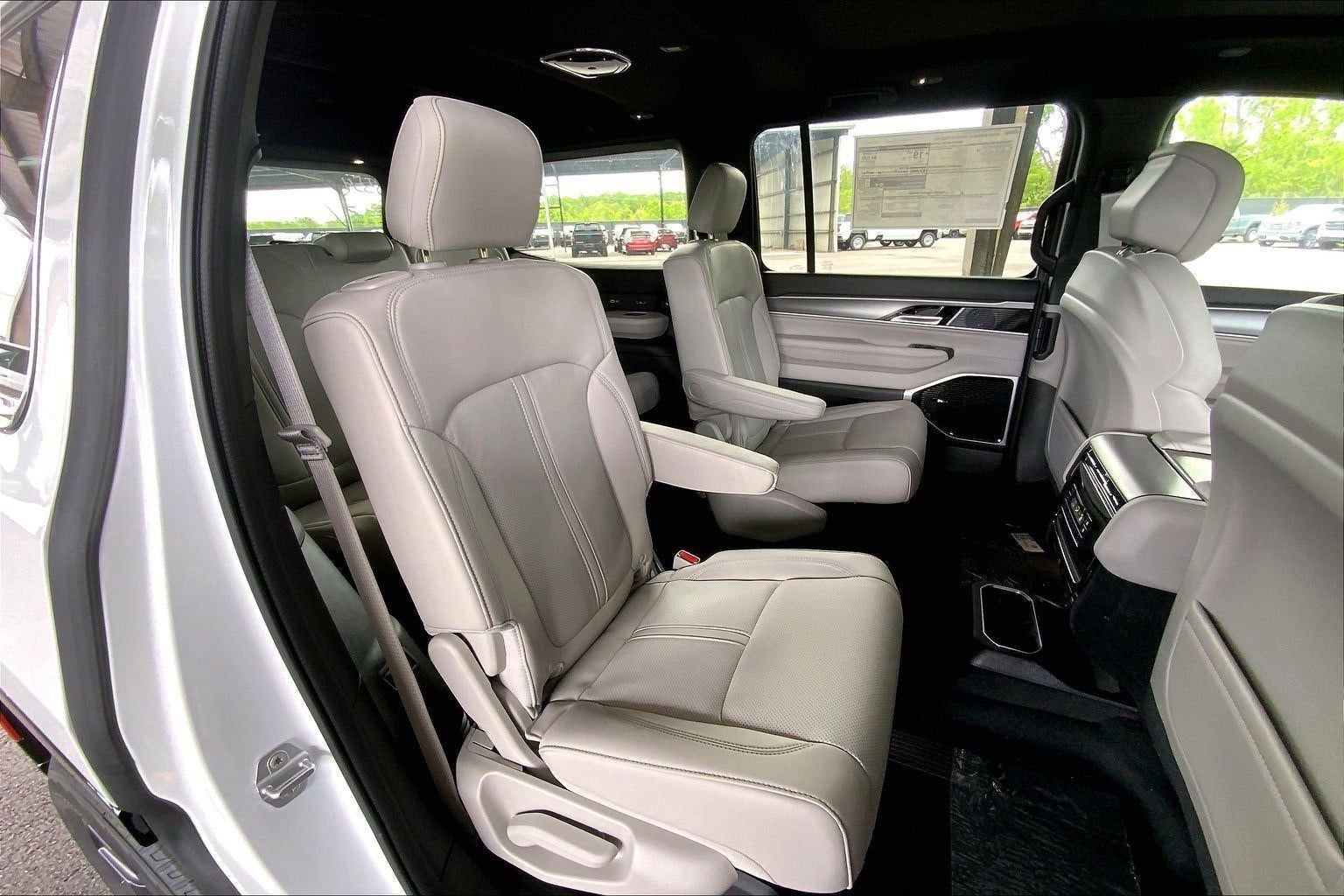 2026 Jeep Grand Wagoneer GRAND WAGONEER LIMITED ALTITUDE 4X4