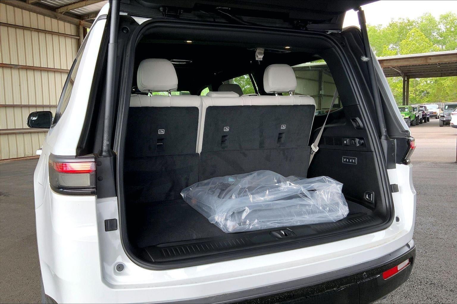2026 Jeep Grand Wagoneer GRAND WAGONEER LIMITED ALTITUDE 4X4