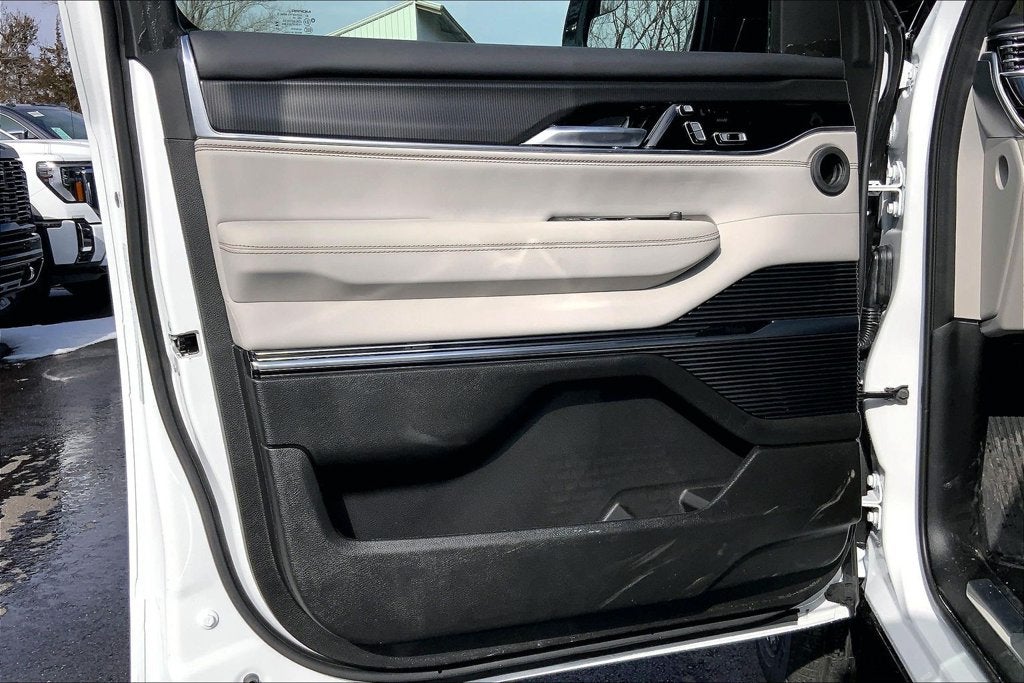 2026 Jeep Grand Wagoneer GRAND WAGONEER SUMMIT OBSIDIAN 4X4