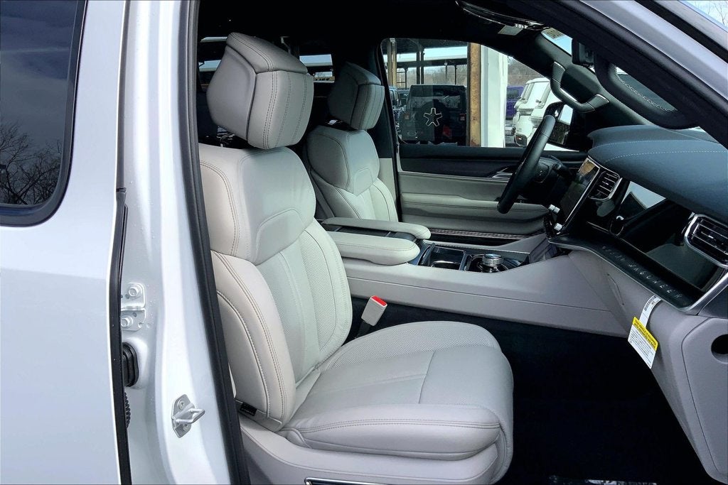 2026 Jeep Grand Wagoneer GRAND WAGONEER SUMMIT OBSIDIAN 4X4
