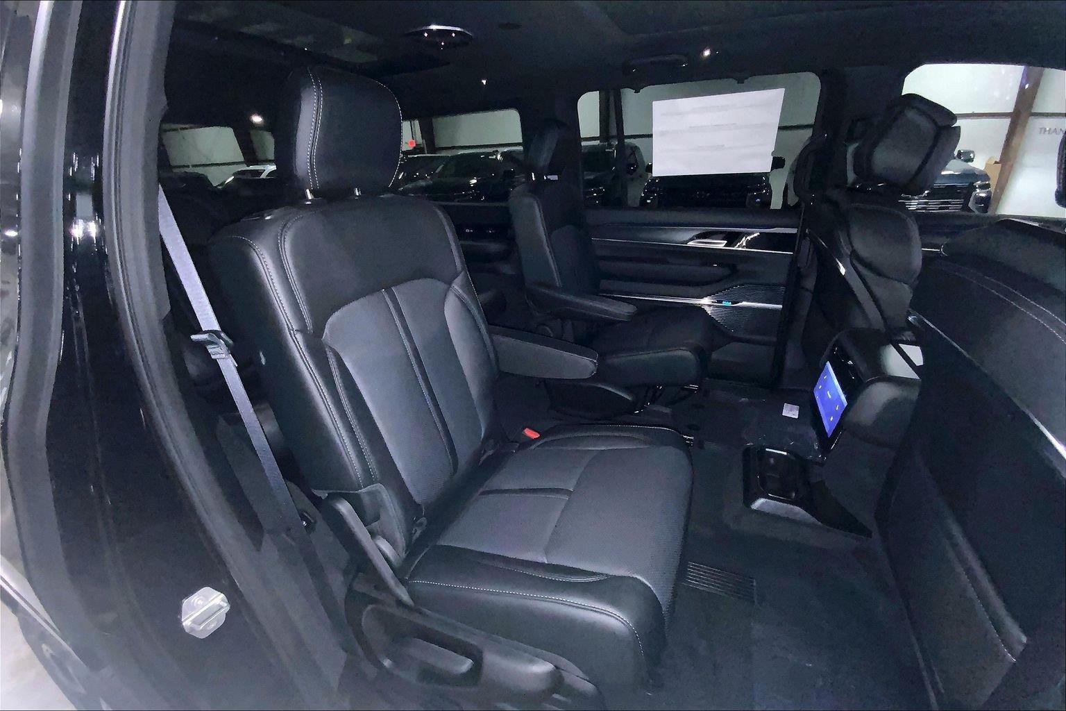 2026 Jeep Grand Wagoneer GRAND WAGONEER SUMMIT OBSIDIAN 4X4