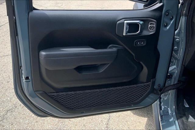 2026 Jeep Gladiator GLADIATOR SHADOW OPS 4X4