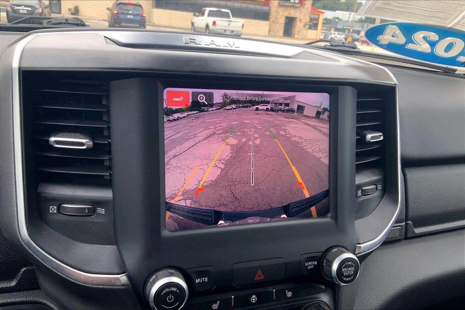 2024 RAM 1500 Big Horn Crew Cab 4x4 5'7' Box