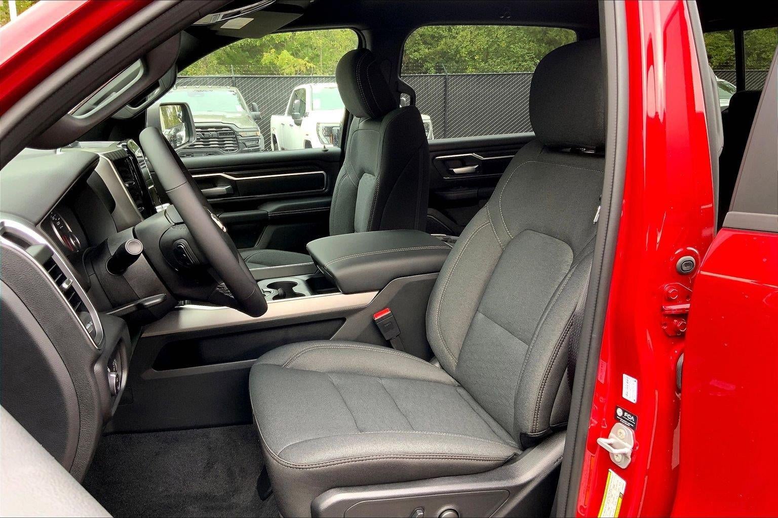 2027 RAM 1500 RAM 1500 BIG HORN CREW CAB 4X4 5'7' BOX