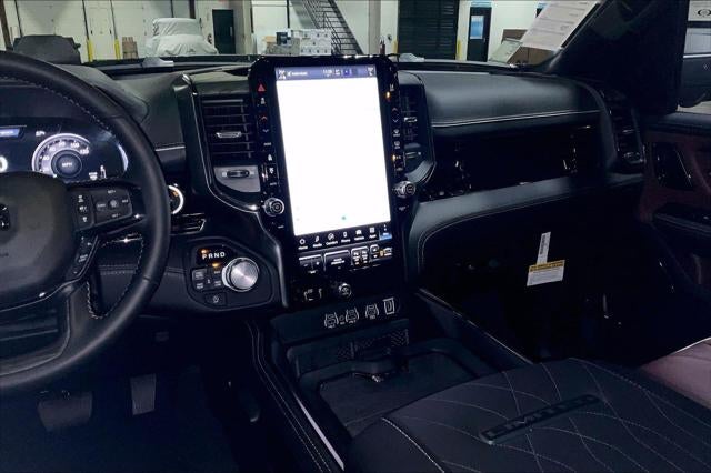 2027 RAM 1500 RAM 1500 LIMITED CREW CAB 4X4 5'7' BOX