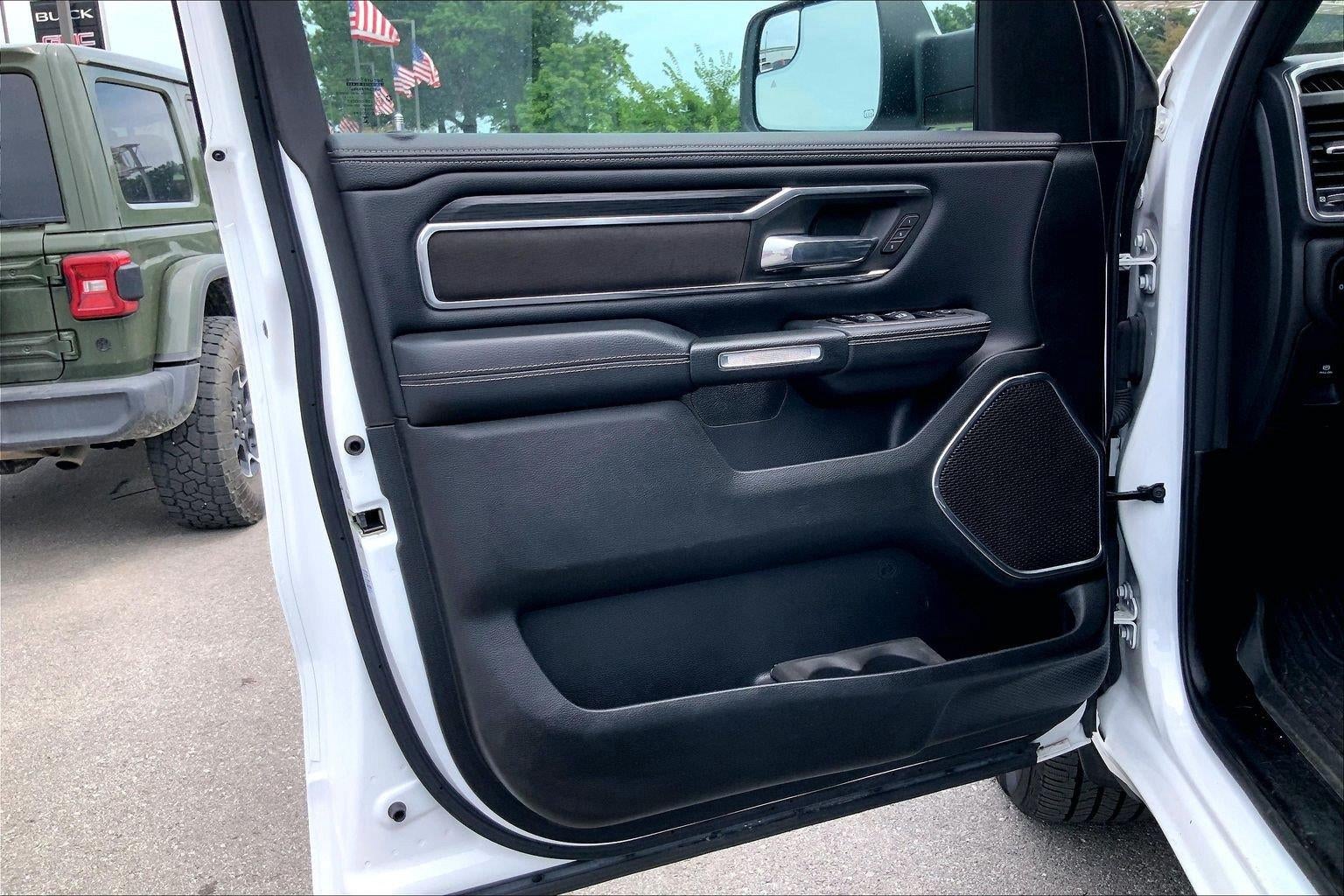 2023 RAM 1500 Laramie Crew Cab 4x4 5'7' Box