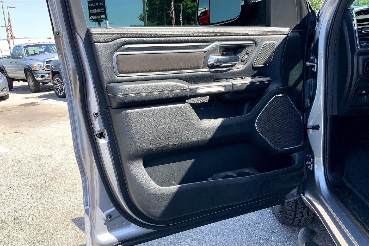 2023 RAM 1500 Laramie Crew Cab 4x4 5'7' Box