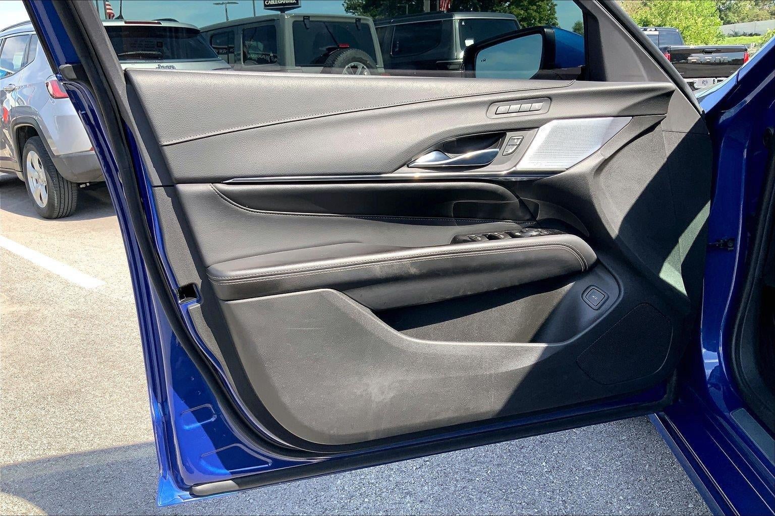 2023 Cadillac CT4 Premium Luxury