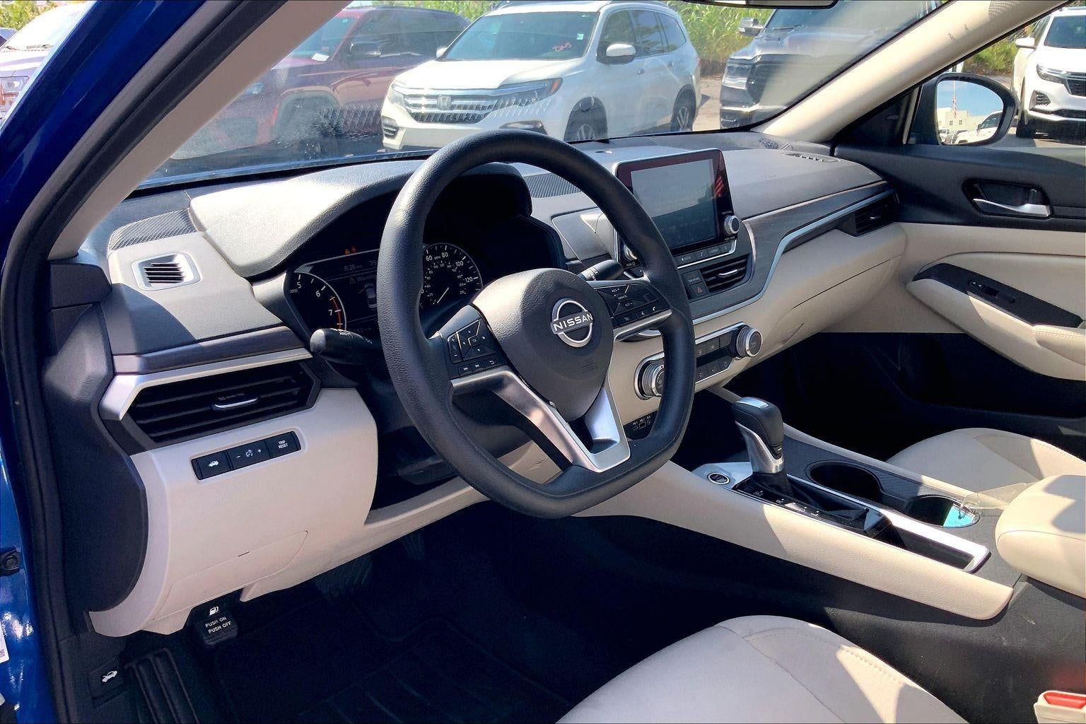 2025 Nissan Altima SV FWD