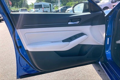 2025 Nissan Altima SV FWD