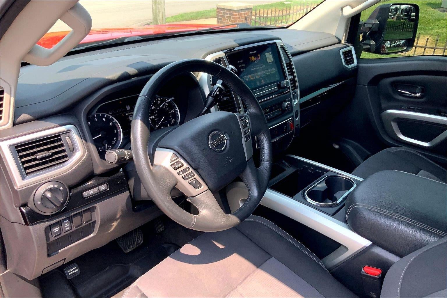 2022 Nissan TITAN Crew Cab SV 4x4