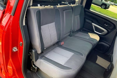 2022 Nissan TITAN Crew Cab SV 4x4