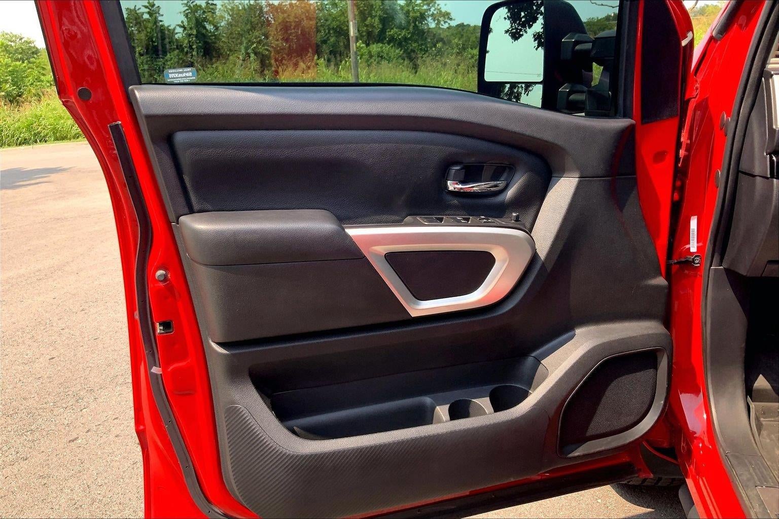 2022 Nissan TITAN Crew Cab SV 4x4