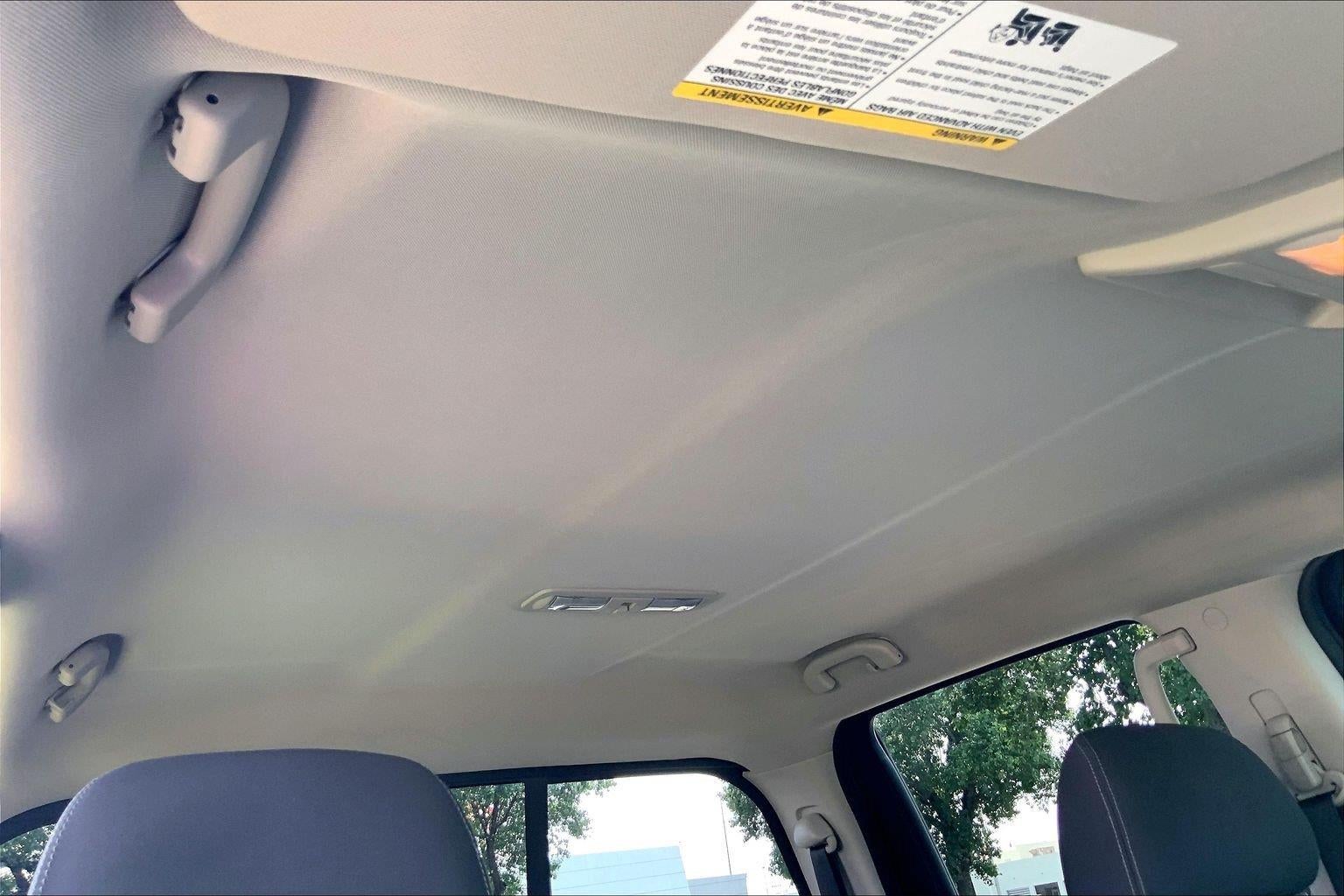 2022 Nissan TITAN Crew Cab SV 4x4